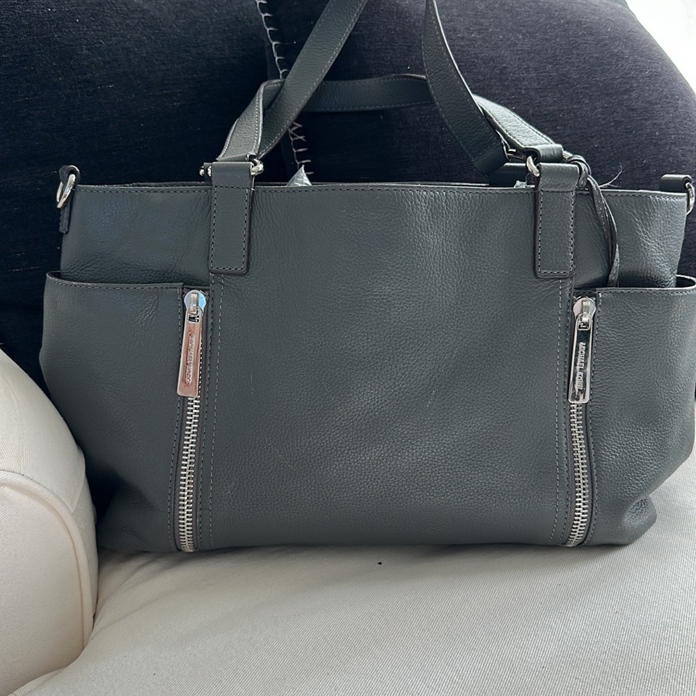 MICHAEL KORS GRAY SHOULDER BAG